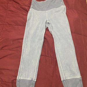 lululemon blue cropped leggings